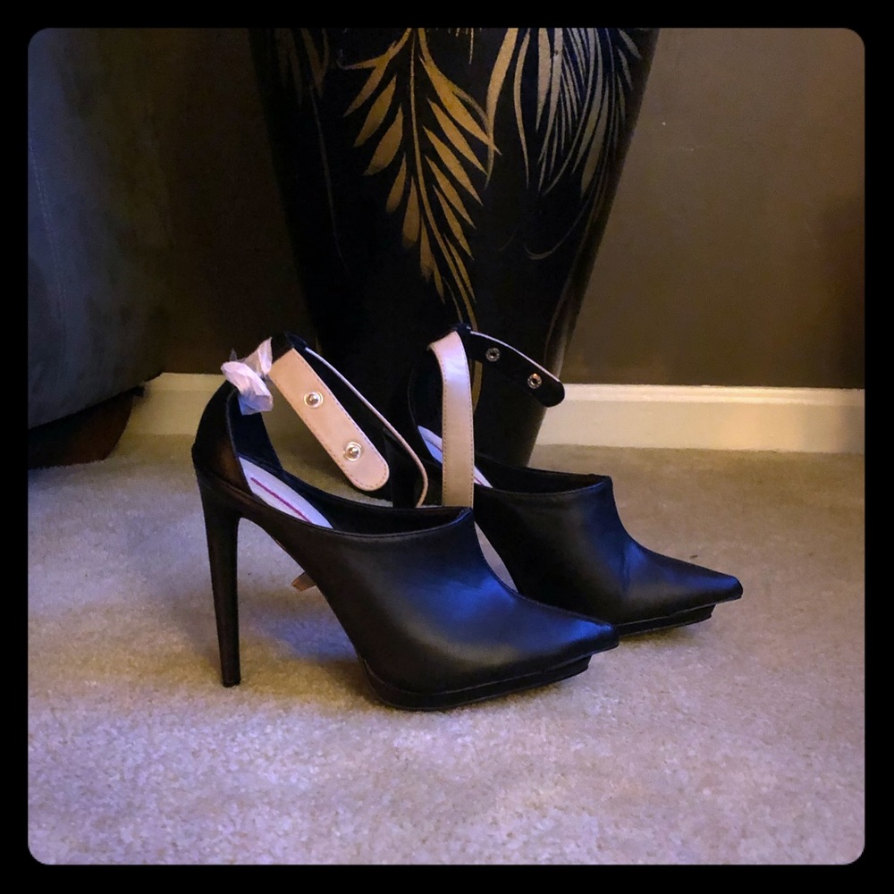 C-LABEL heels